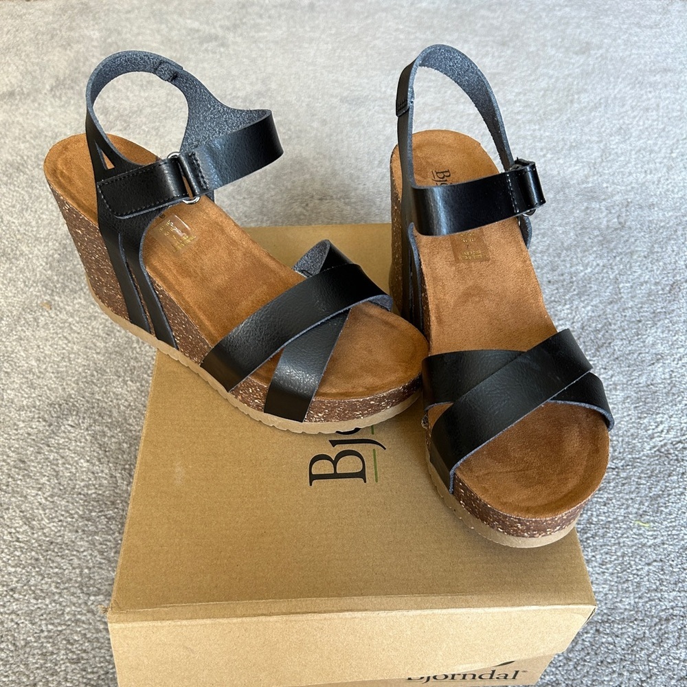 Bjorndal Kori Black Wedges Size 7